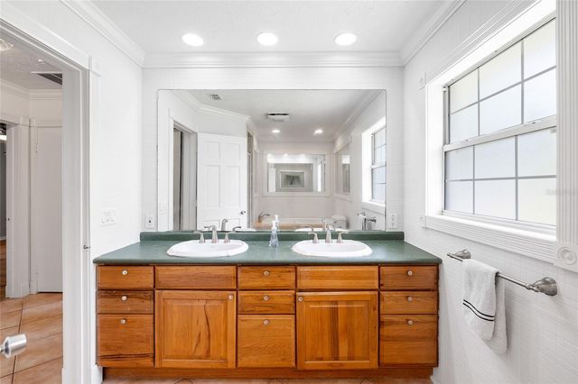 1806 BEVERLY CIRCLE N, Clearwater, FL 33764