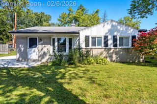 3168 Herbell Drive, Waterford, MI 48328