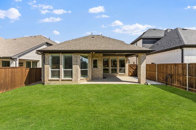 3528 Damsel Mackenzie Street, Lewisville, TX 75056