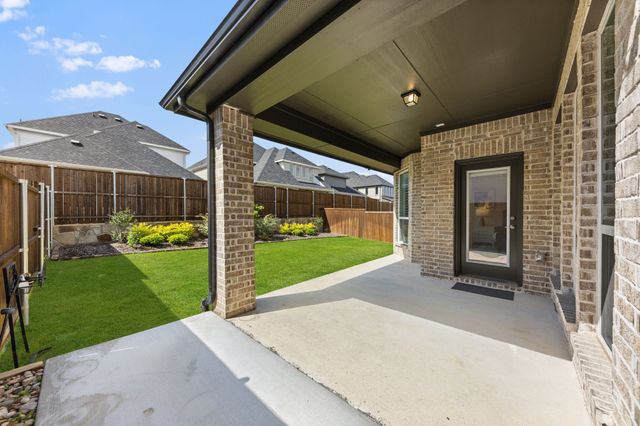 3528 Damsel Mackenzie Street, Lewisville, TX 75056