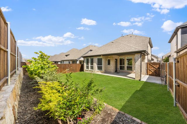 3528 Damsel Mackenzie Street, Lewisville, TX 75056