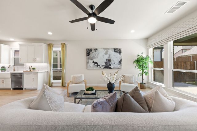 3528 Damsel Mackenzie Street, Lewisville, TX 75056