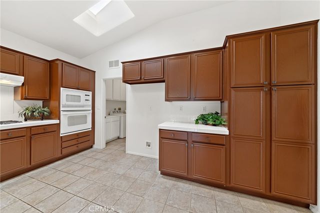24175 VIA LLANO, Murrieta, CA 92562