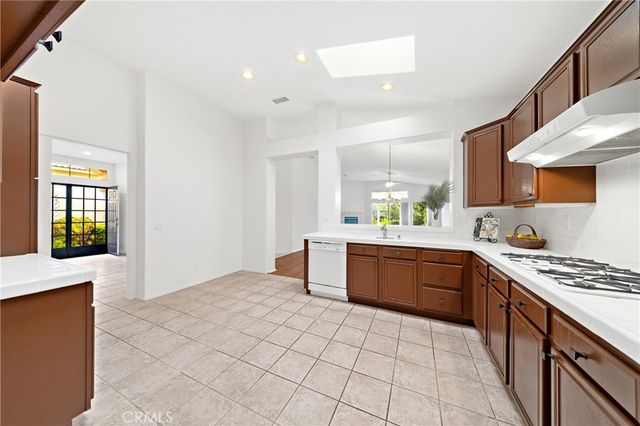 24175 VIA LLANO, Murrieta, CA 92562