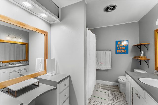 1316 Cardinal Drive, Fayetteville, AR 72703