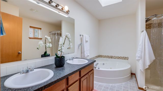 28843 213th Court SE, Kent, WA 98042