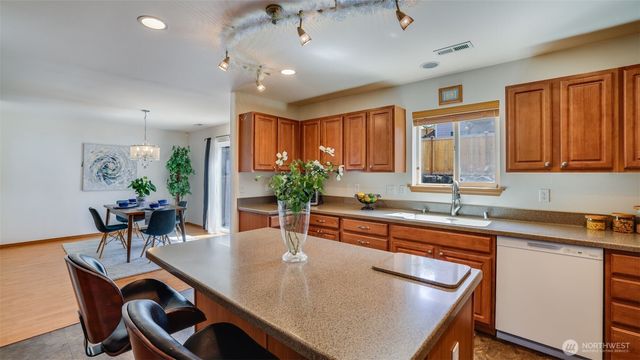 28843 213th Court SE, Kent, WA 98042