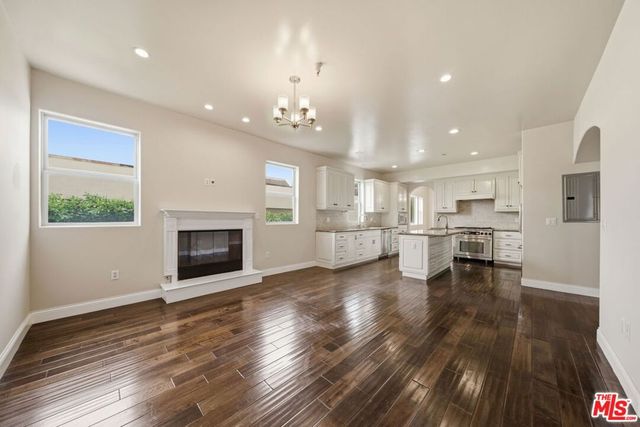 320 S SWALL Drive 3, Los Angeles, CA 90048