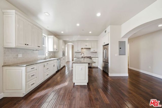 320 S SWALL Drive 3, Los Angeles, CA 90048