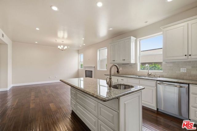 320 S SWALL Drive 3, Los Angeles, CA 90048