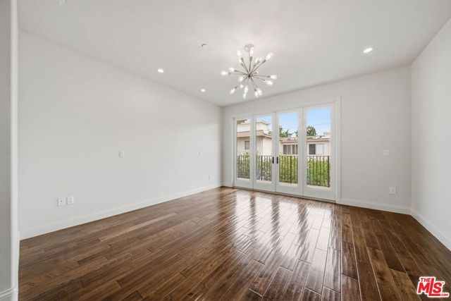 320 S SWALL Drive 3, Los Angeles, CA 90048