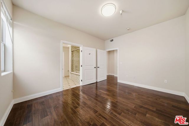 320 S SWALL Drive 3, Los Angeles, CA 90048