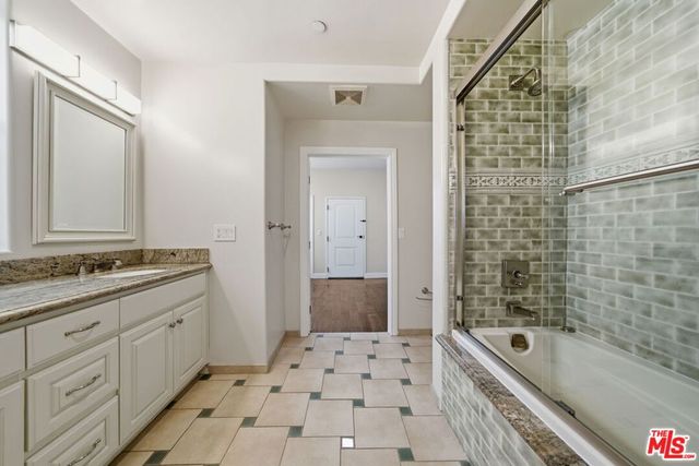 320 S SWALL Drive 3, Los Angeles, CA 90048