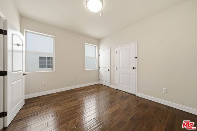 320 S SWALL Drive 3, Los Angeles, CA 90048