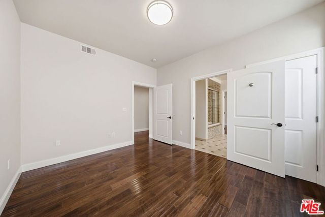 320 S SWALL Drive 3, Los Angeles, CA 90048