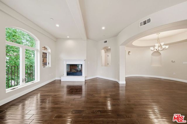 320 S SWALL Drive 3, Los Angeles, CA 90048