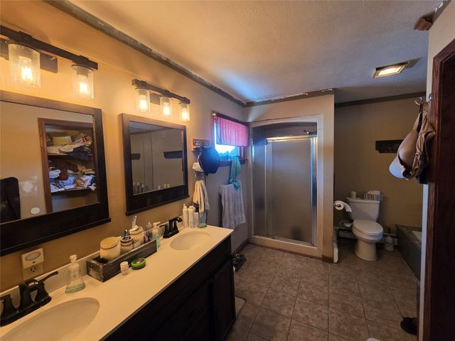 156 E MAIN Street, Columbus, PA 16405