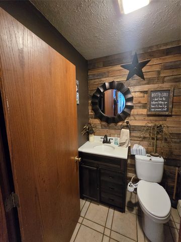 156 E MAIN Street, Columbus, PA 16405