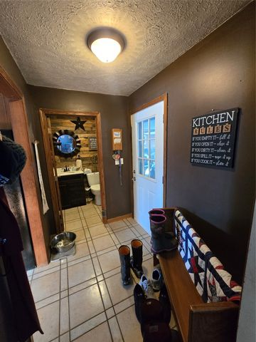 156 E MAIN Street, Columbus, PA 16405