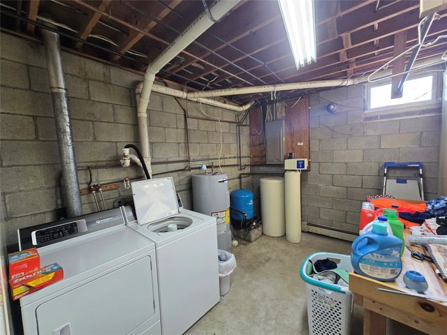 156 E MAIN Street, Columbus, PA 16405