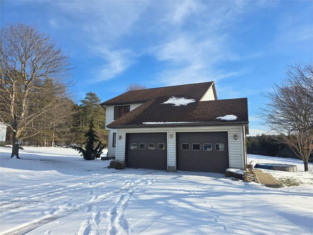 156 E MAIN Street, Columbus, PA 16405