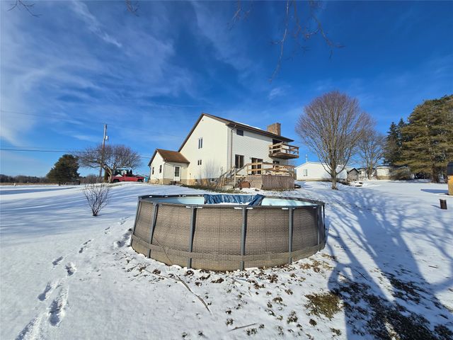 156 E MAIN Street, Columbus, PA 16405