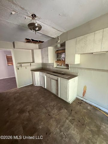 2611 Teresa Drive, Jackson, MS 39212