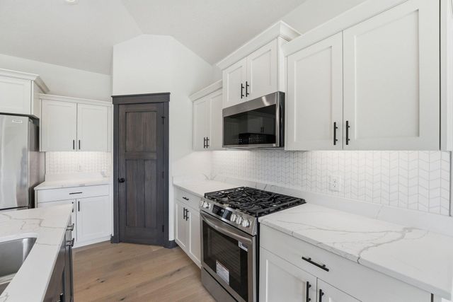909 Acorn Court, Hudson, WI 54016