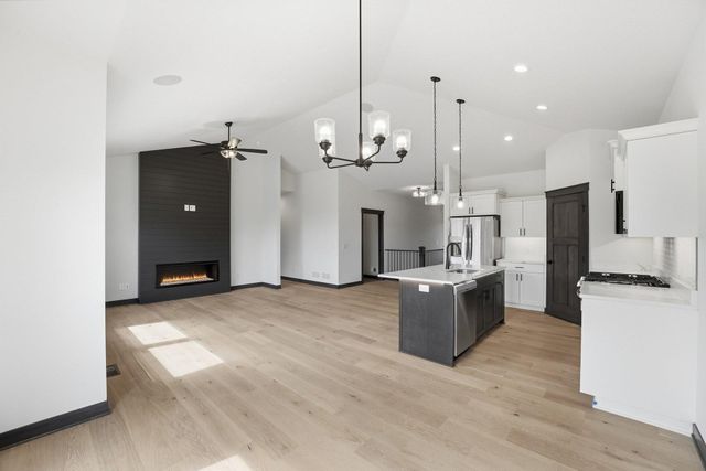 909 Acorn Court, Hudson, WI 54016