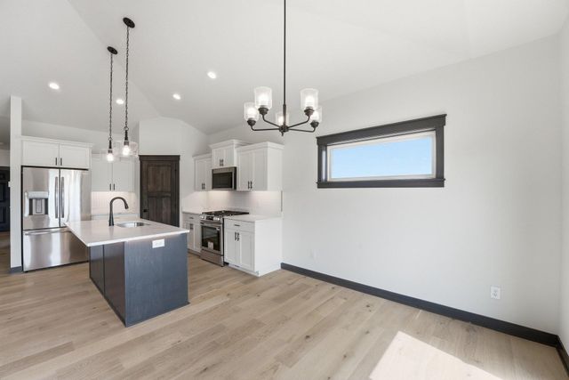 909 Acorn Court, Hudson, WI 54016