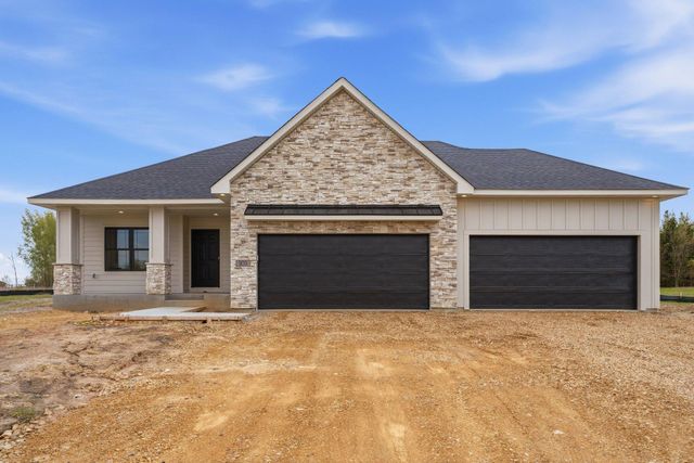 909 Acorn Court, Hudson, WI 54016