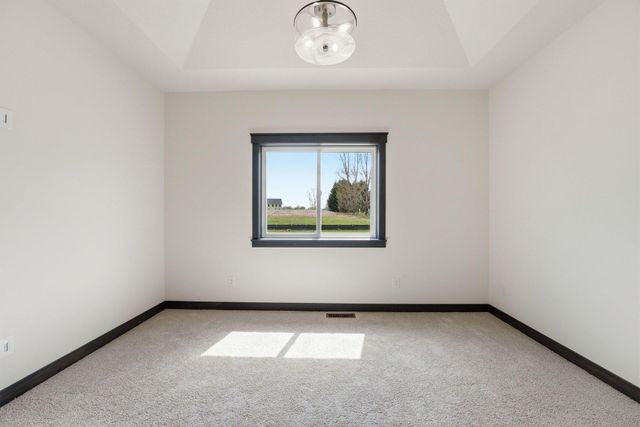 909 Acorn Court, Hudson, WI 54016