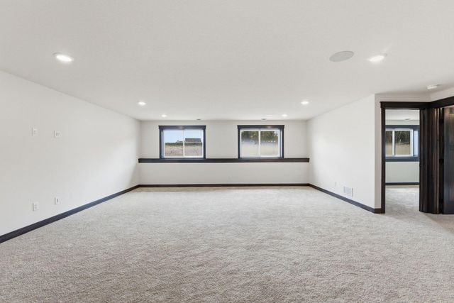 909 Acorn Court, Hudson, WI 54016