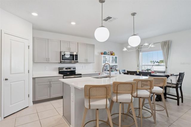 1111 CALICO POINTE CIRCLE, Groveland, FL 34736