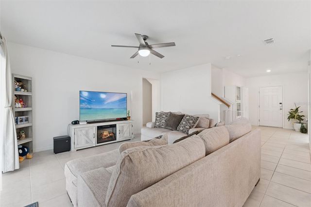 1111 CALICO POINTE CIRCLE, Groveland, FL 34736