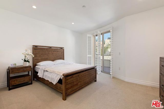 841 Westmount Drive 116, West Hollywood, CA 90069