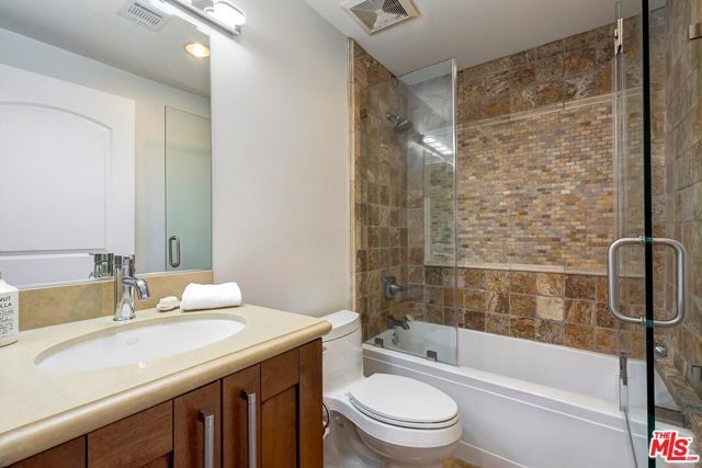 841 Westmount Drive 116, West Hollywood, CA 90069