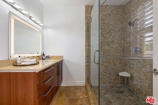 841 Westmount Drive 116, West Hollywood, CA 90069