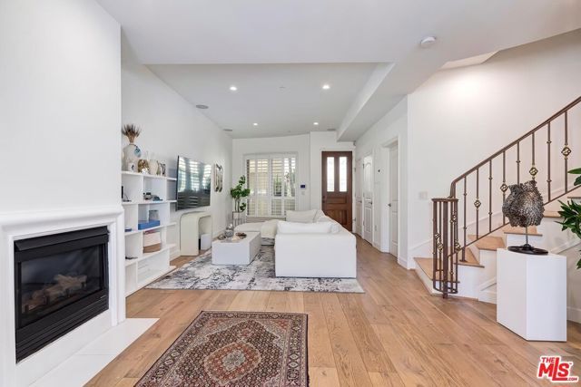 841 Westmount Drive 116, West Hollywood, CA 90069