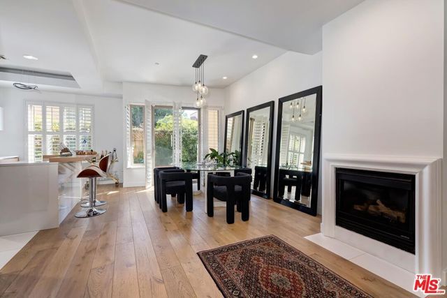 841 Westmount Drive 116, West Hollywood, CA 90069
