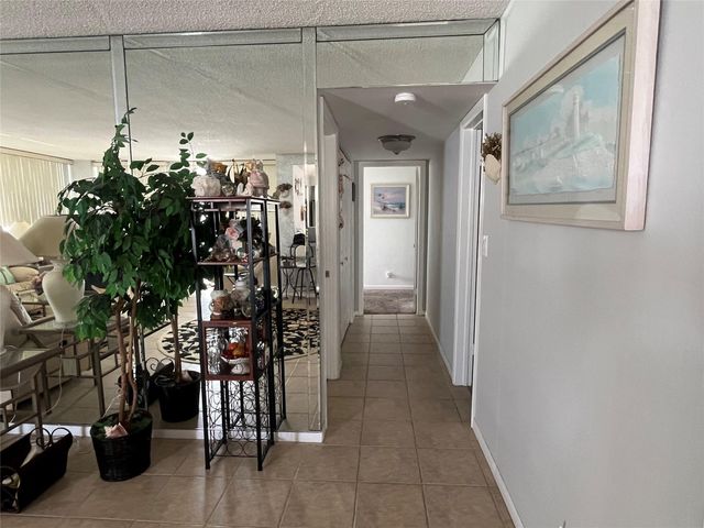 1239 Hillsboro Mile 608, Hillsboro Beach, FL 33062