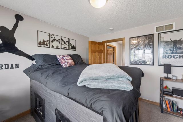 6025 Century Lane, Prior Lake, MN 55372