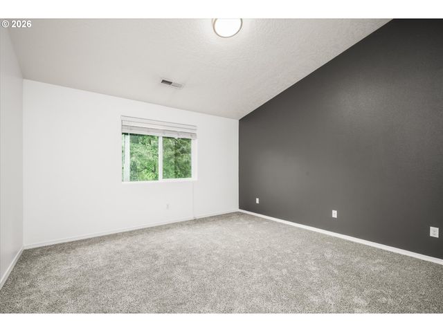 553 S 48TH Pl, Springfield, OR 97478