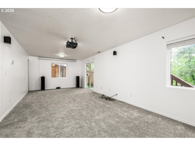 553 S 48TH Pl, Springfield, OR 97478