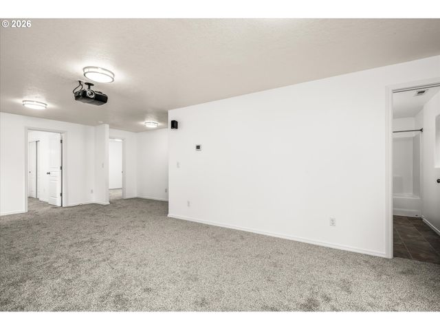 553 S 48TH Pl, Springfield, OR 97478