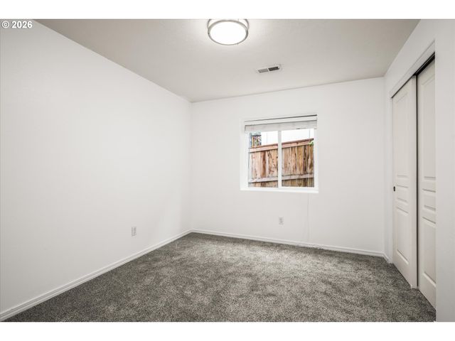 553 S 48TH Pl, Springfield, OR 97478