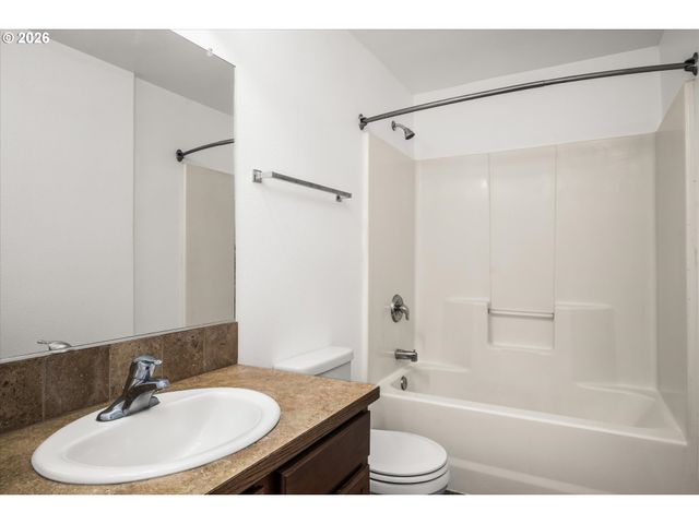 553 S 48TH Pl, Springfield, OR 97478