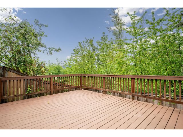 553 S 48TH Pl, Springfield, OR 97478