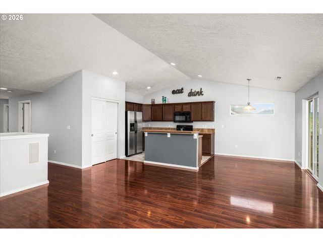 553 S 48TH Pl, Springfield, OR 97478