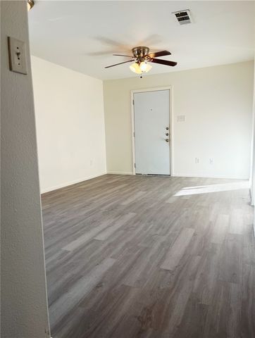 1802 16th St B, Corpus Christi, TX 78404